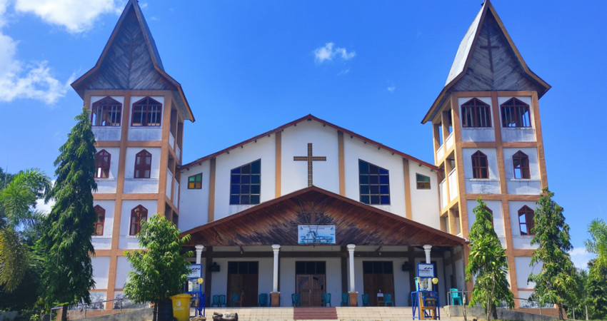 Gereja Roh Kudus Labuan Bajo