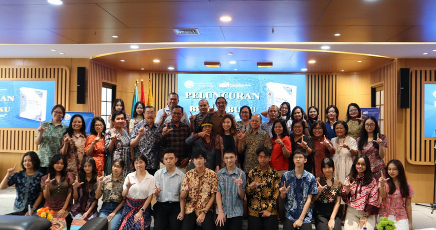 Peluncuran Buku Antologi Abdi Siswa Patra