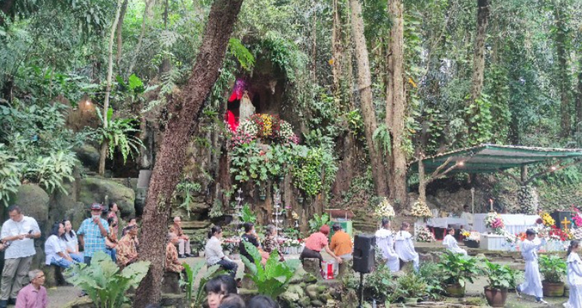 Gua Maria Padang Bulan Pringsewu
