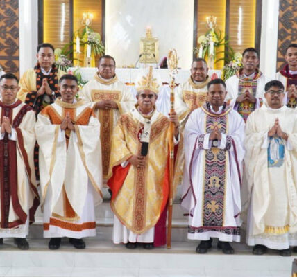 Tahbisan Imam Baru di Kupang