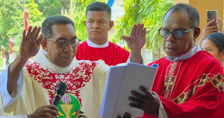 Uskup Larantuka Ditahbiskan